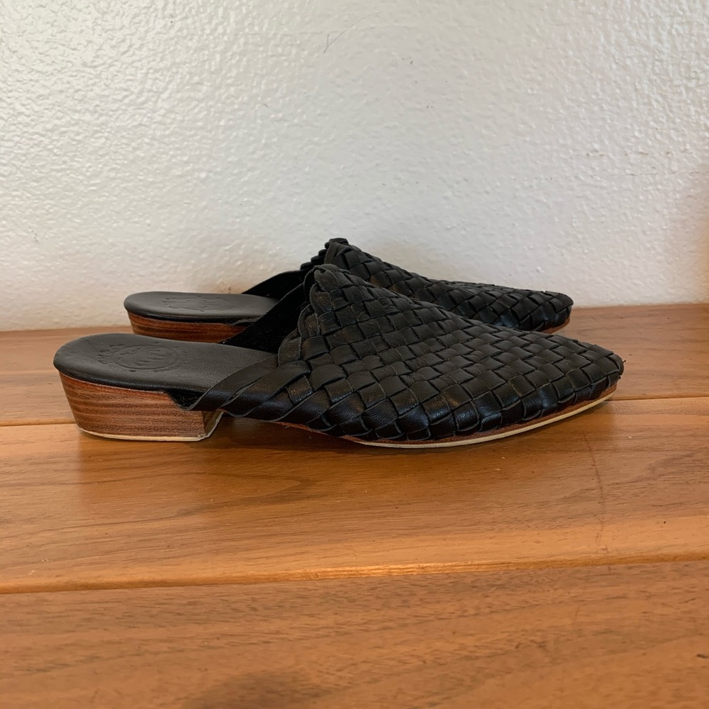 Leather woven mules